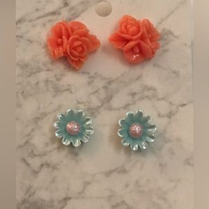 Flower Stud Earrings - 2 Pack